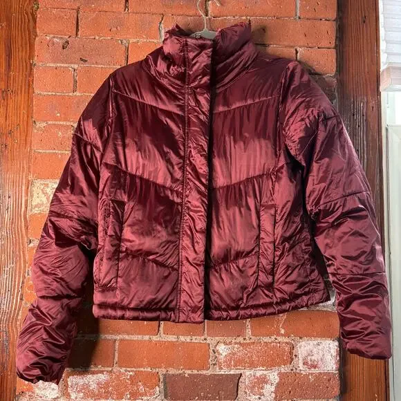 Abercrombie & Fitch A&F Satin Mini Puffer Jacket Sz M Burgundy Red Coat - Picture 1 of 13